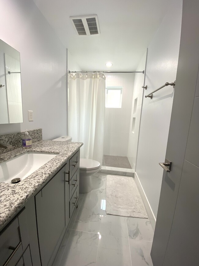 Building Photo - 3711 Veteran Ave