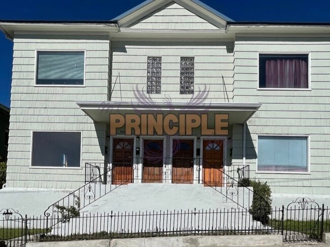 Building Photo - 403-405 1/2 W Granite