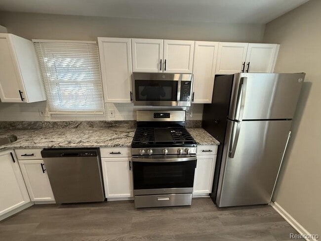 Building Photo - 13661 Kingston St