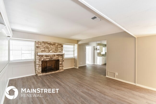 Building Photo - 1731 Brandenburg Dr