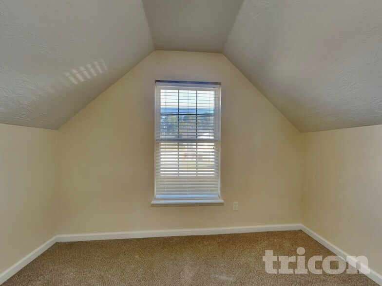 Building Photo - 7617 Senators Ridge Dr