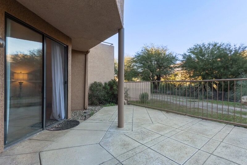 Building Photo - 5675 N Camino Esplendora