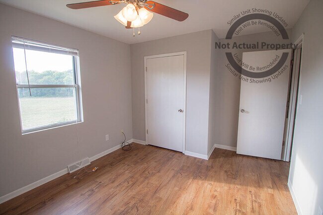 Building Photo - 4620 W Bainbridge Dr