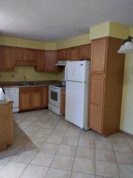 Building Photo - 3017 Heritage Dr