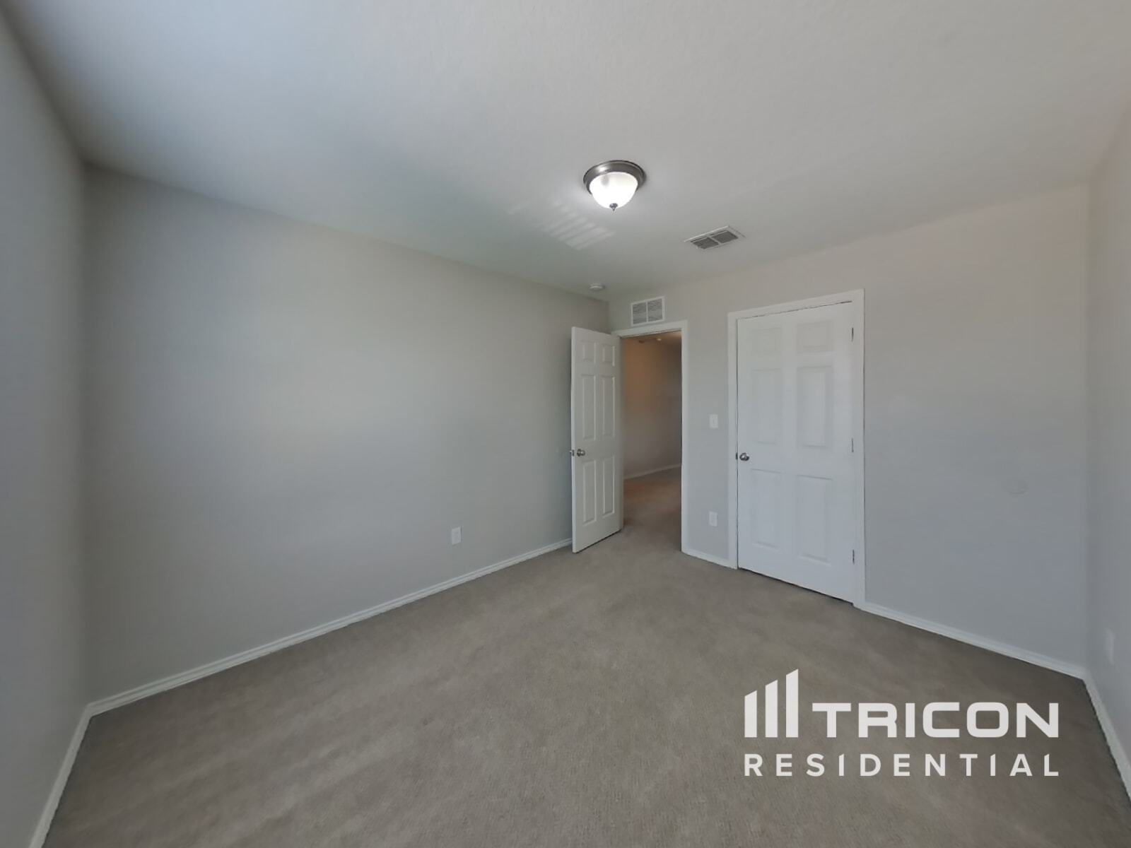 Building Photo - 9122 Silver Vista