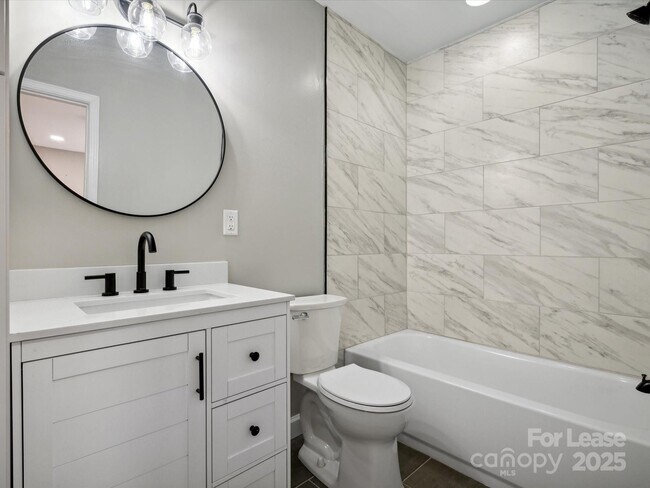 Building Photo - 4954 Moonlite Bay Dr