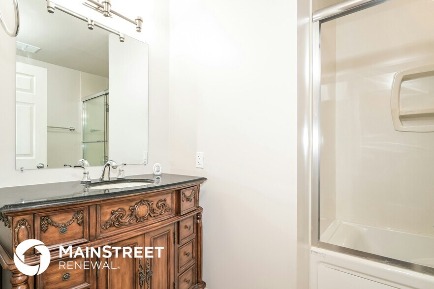 Building Photo - 16504 Forest Pine Dr