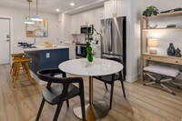 Building Photo - Mark Lane