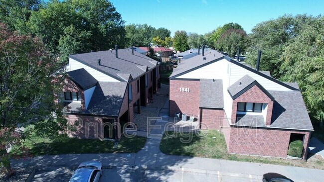 Building Photo - 1841 Ridgehaven Ct