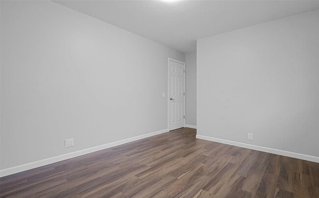 Building Photo - 2480 Derhake Rd
