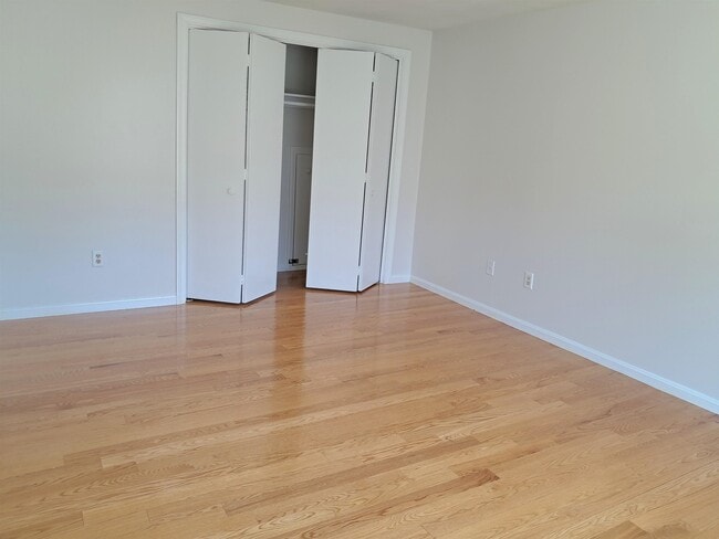 Building Photo - 4 Esquire Cir