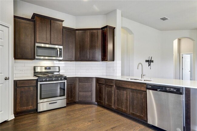 Building Photo - 1008 Goldilocks Ln