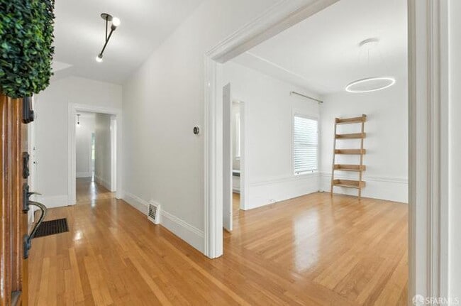 Building Photo - 3460 Pierce St