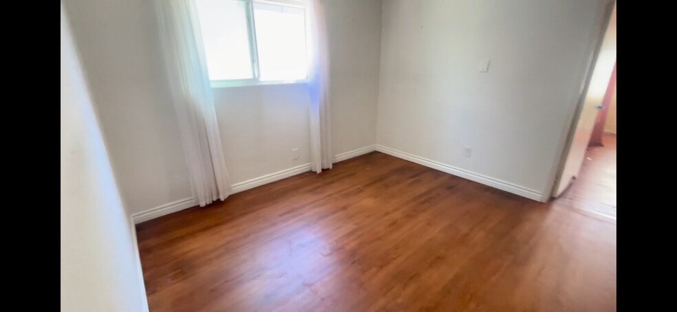 Building Photo - 3529 Palm Ave