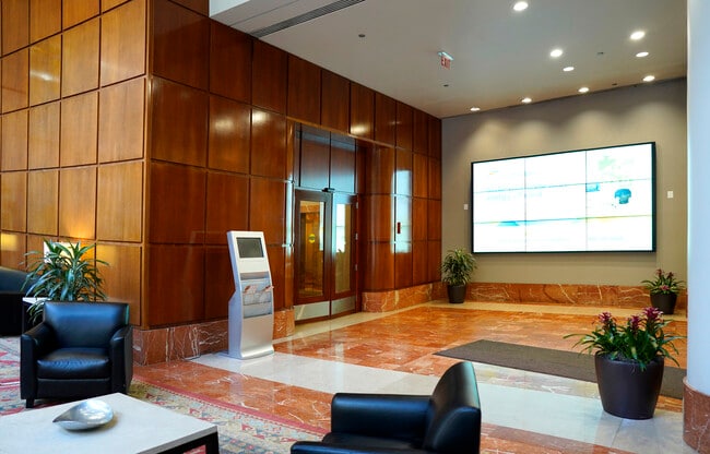 Building Photo - 211 E Ohio St