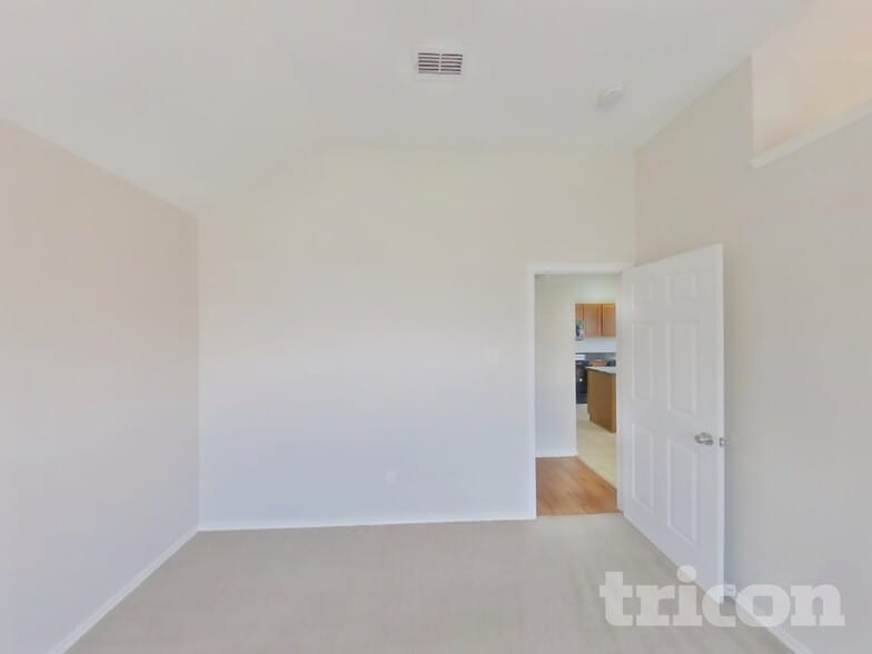 Building Photo - 8021 Ashridge Rd