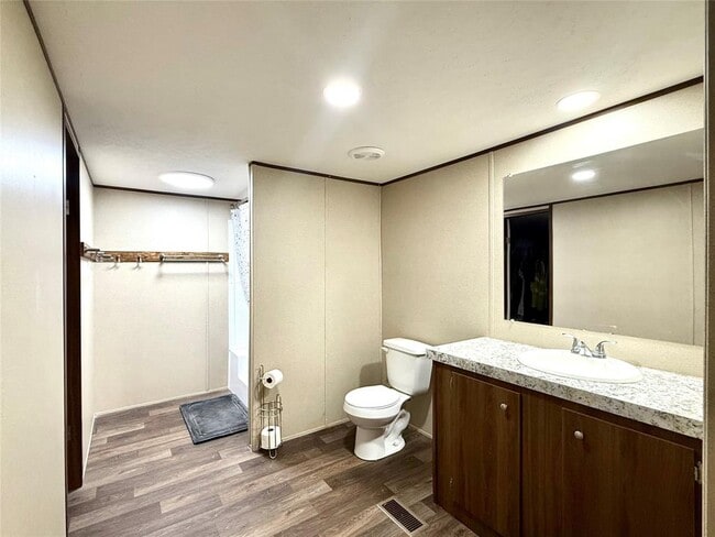 Building Photo - 17008 FM 1484 Rd