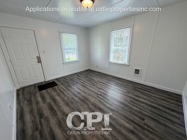 Building Photo - MOVE IN SPECIAL- $99 FIRST MONTH RENT!
