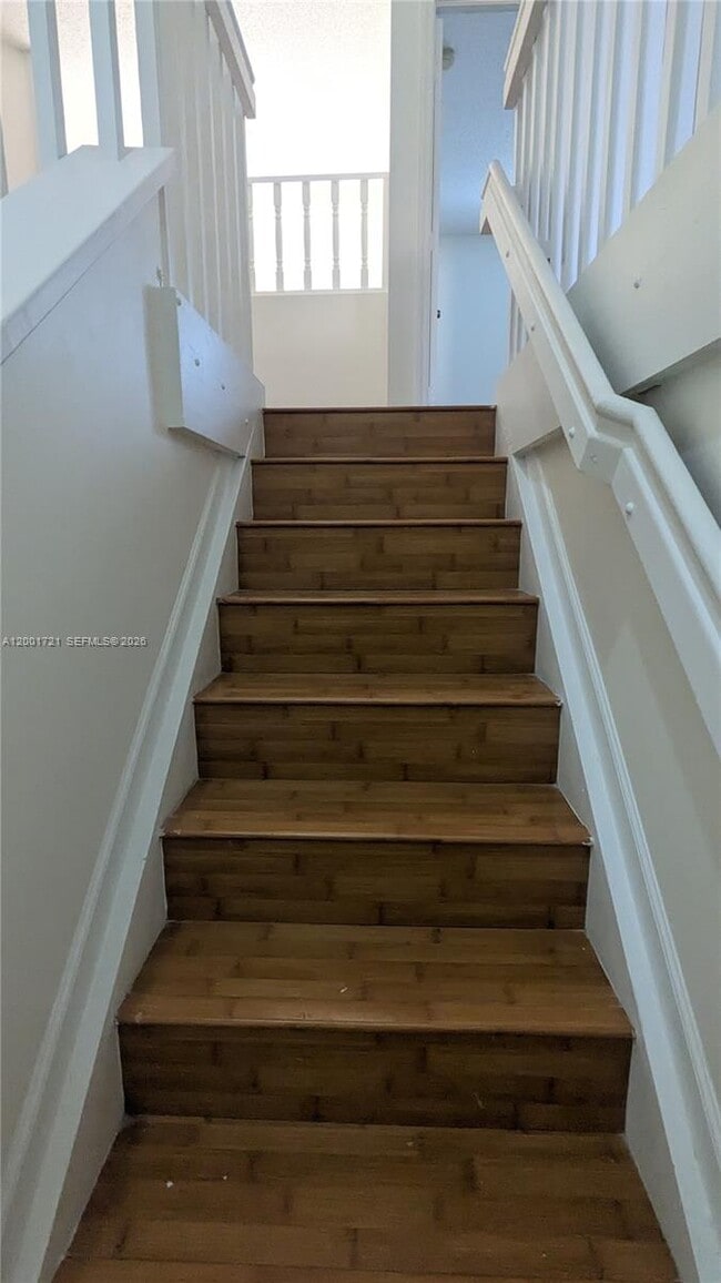 Building Photo - 213 E Forest Oak Cir