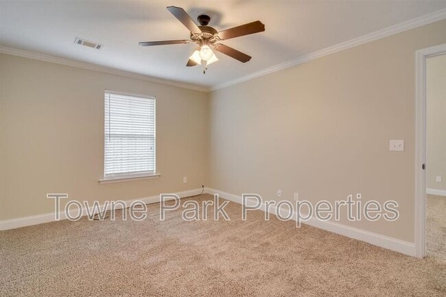 Building Photo - 232 Mossy Bank Dr
