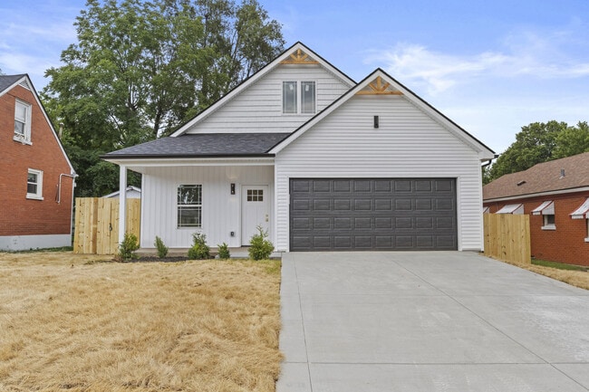 Primary Photo - 643 E Loudon Ave