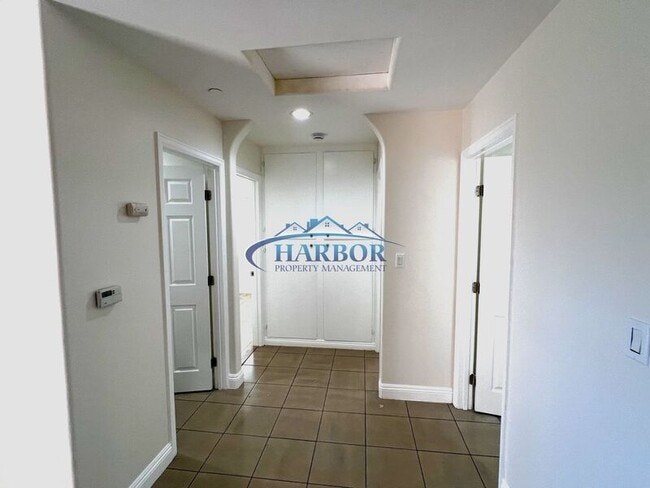 Building Photo - 1035-1043 W 253rd St