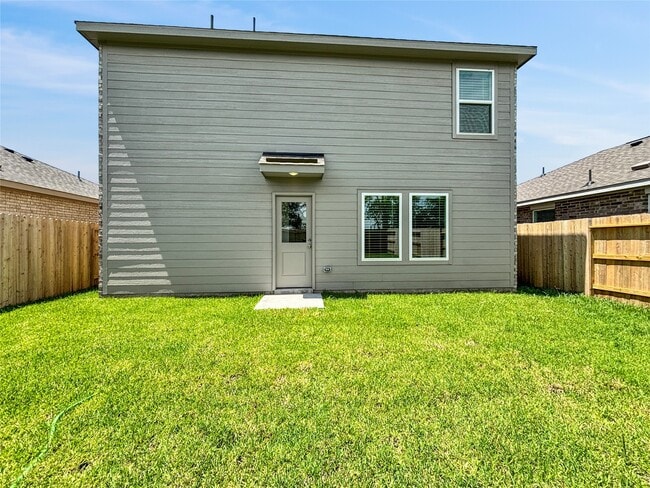 Building Photo - 5818 Starling Dr