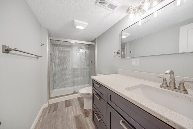 Building Photo - 4 Bed, 4 Bath House on Legends Golf Course