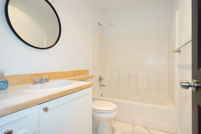 Building Photo - 9223 122nd Ct NE