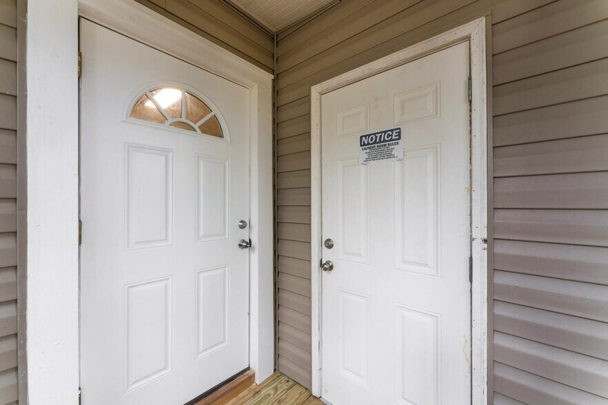 Building Photo - 1524 Dyal St