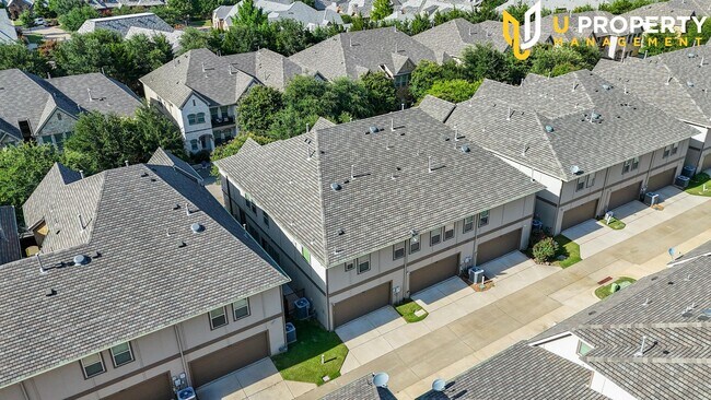 Building Photo - LUXURY TOWNHOME IN CRAIG RANCH COMMUNITY