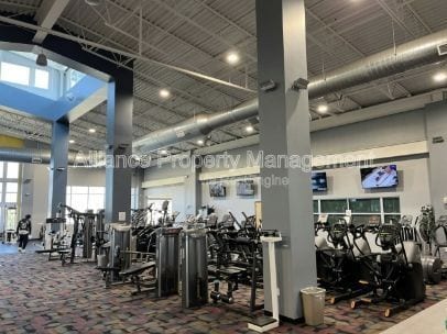 Building Photo - 8131 Oliver Rd