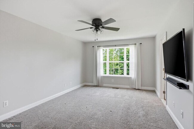 Building Photo - 53 Overlook Dr