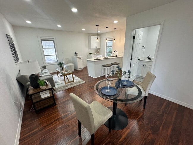 Building Photo - 1 Bed - 1 Bath - Great Location
