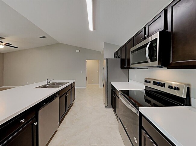 Building Photo - 9500 S Ocean Dr