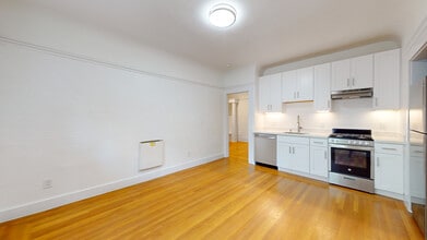 Building Photo - 905 Pine St