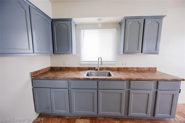 Building Photo - 14960 Alberta Ave