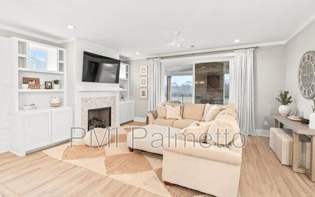 Building Photo - 2322 High Blf Lp