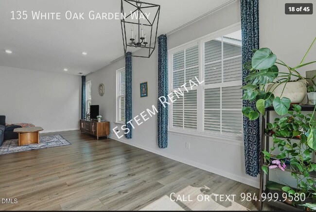 Building Photo - 135 White Oak Gdn Wy