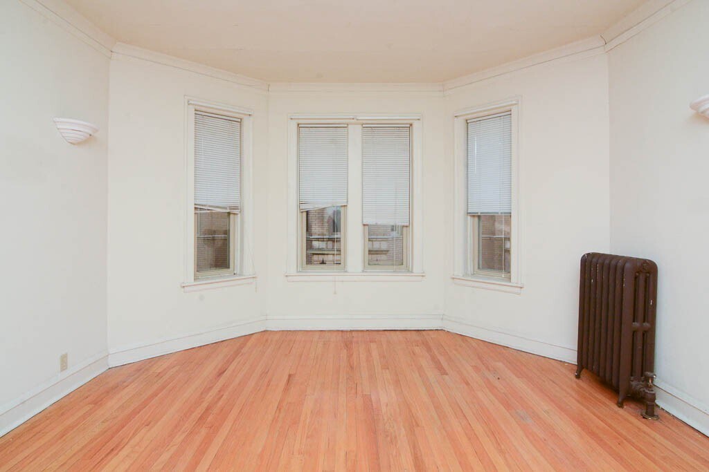 Building Photo - 4327 N Paulina St