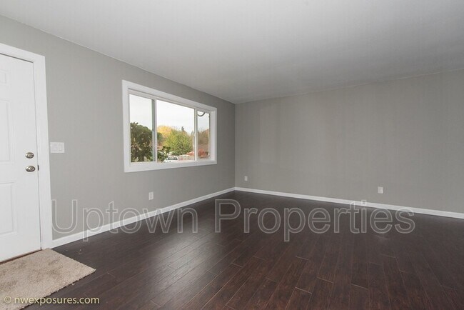 Building Photo - 8150 SW Thorn St