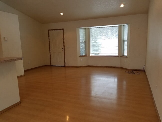 Building Photo - 105 Ben Williams Ln