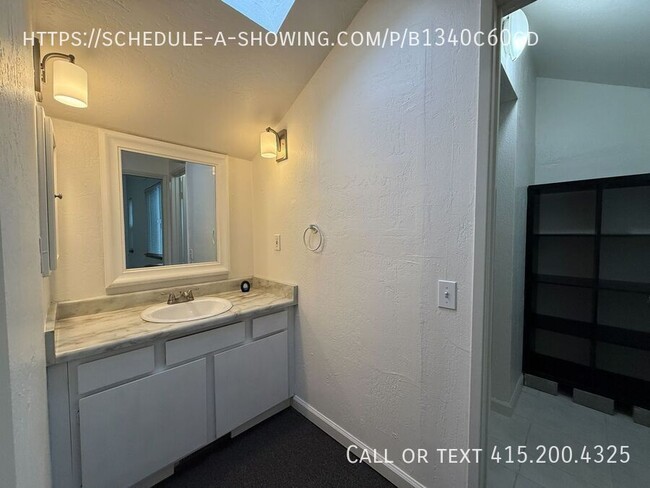 Building Photo - 1200 Capitola Rd