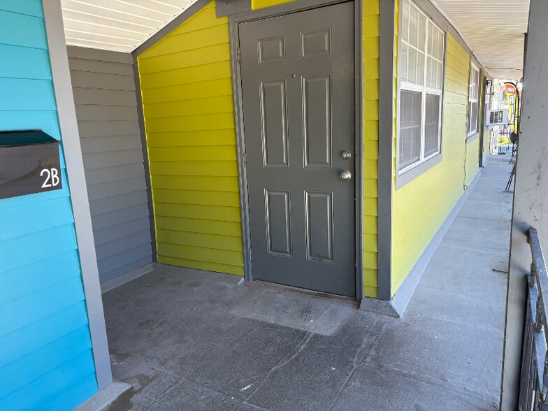 Building Photo - 420 S Anthony St