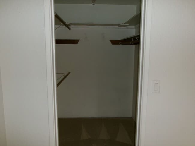 Building Photo - 2 Bedroom Condo