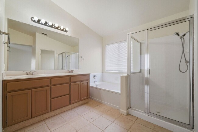 Building Photo - 1263 Montgomery Ln