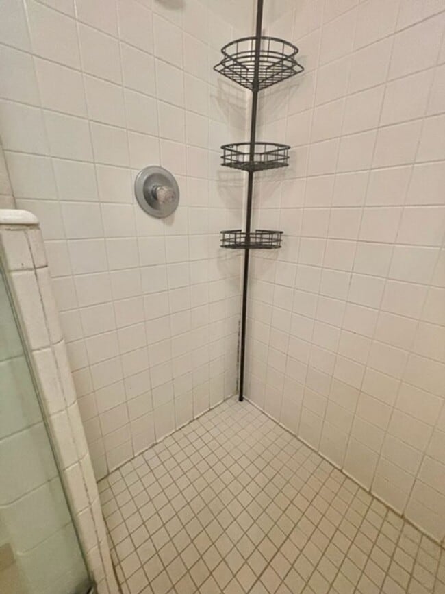 Building Photo - Furnished 1 Bed and 1 Bath at Kaiolu Sunrise !