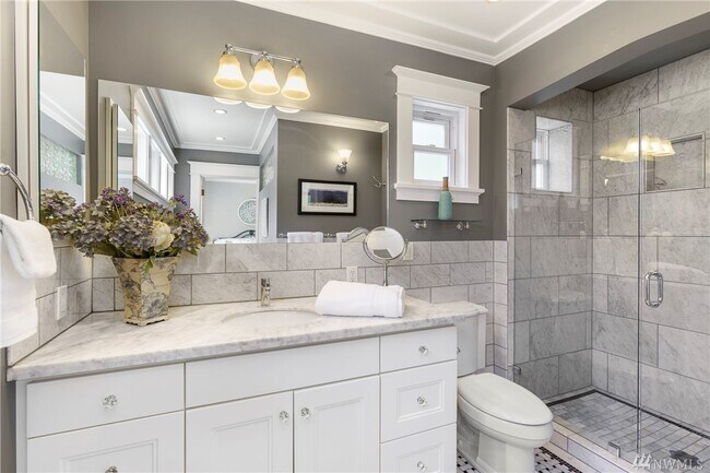 Master Bath - 3717 Belvidere Ave SW