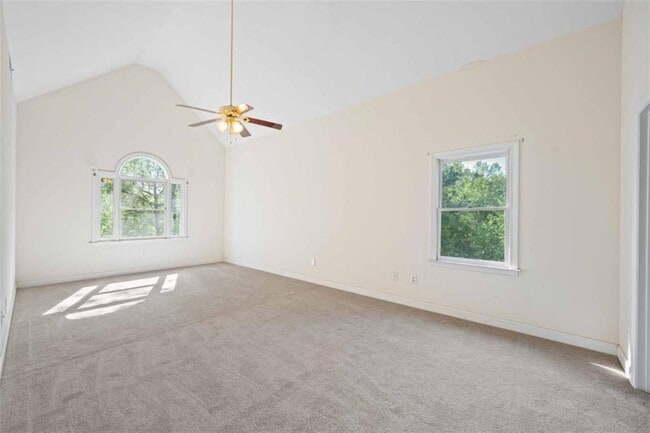 Building Photo - 219 Deerhill Dr