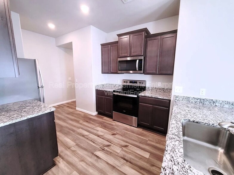 Building Photo - 1701 Crimson Lake Blvd